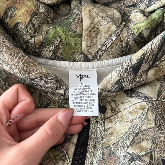 VITAL APPAREL CROPPED HODDIE ZIP UP CAMOUFLAGE CAMO ACTIVEWEAR CLOTHES - Picture 3 of 4